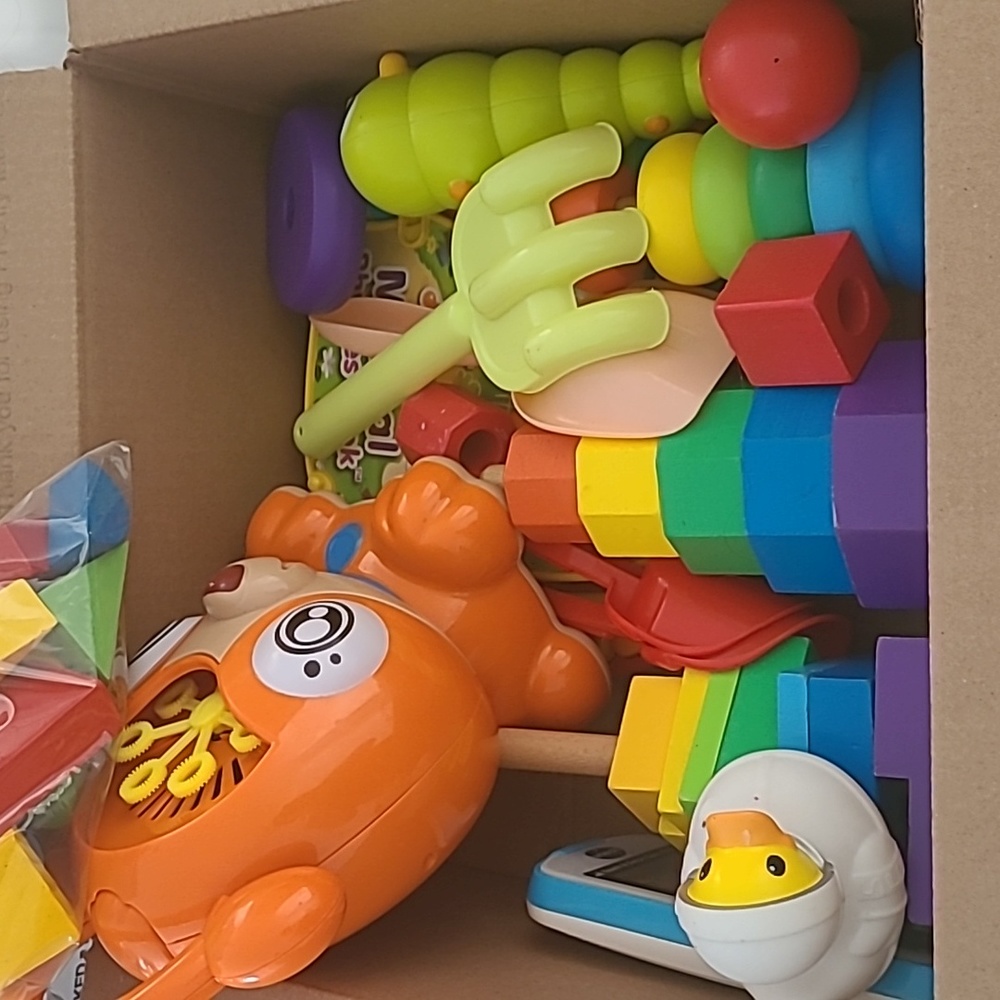 TOYS BUNDLE SOLD AS IS